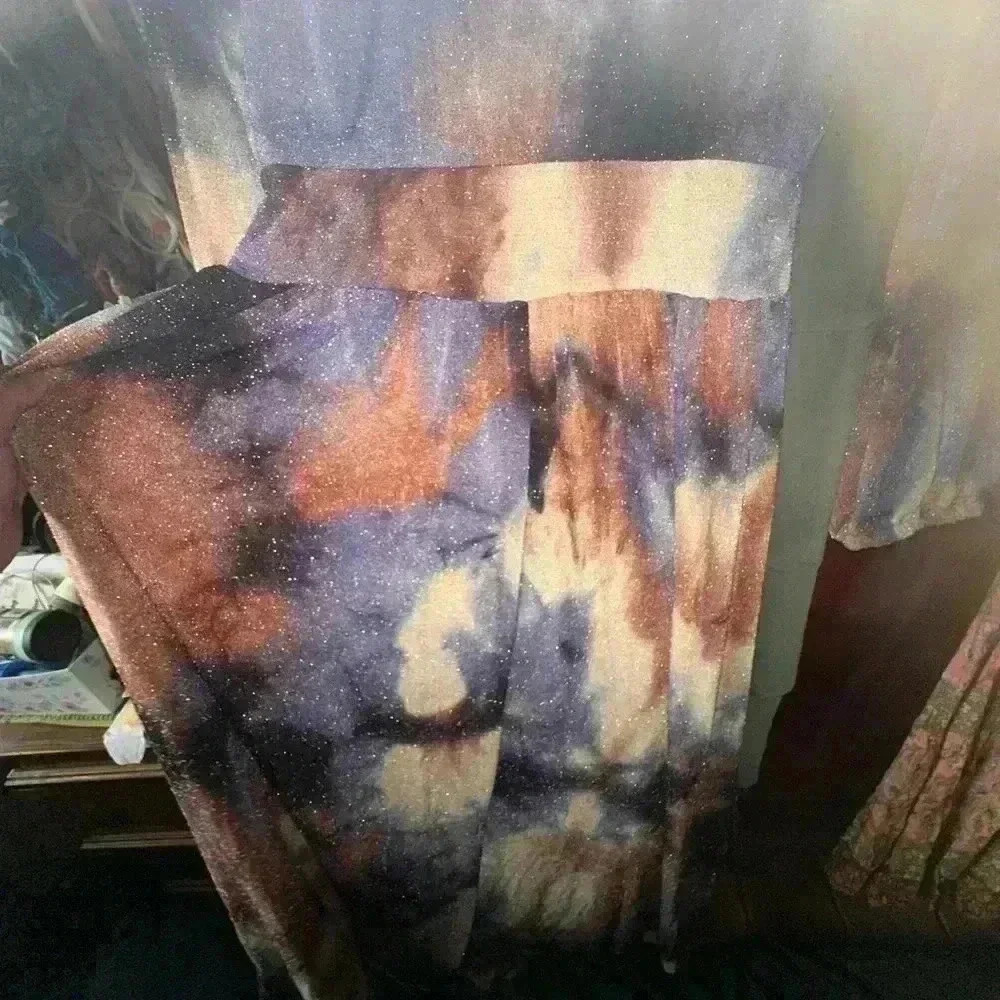 Blumin‎ Apparel size large tie dye with metallic silver thread. V neck. NWOT - Picture 12 of 12